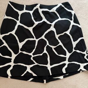 Stylish Black and White Mini Skirt
